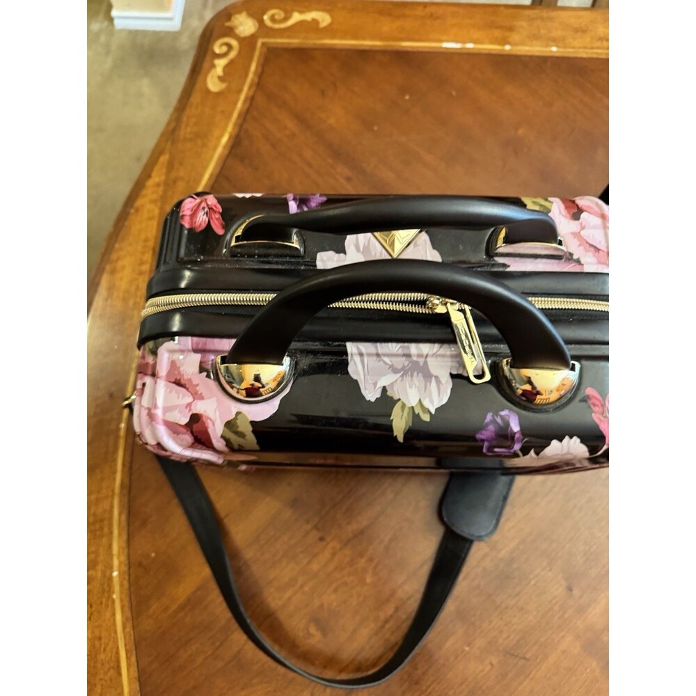Triforce Elite Hardside Travelware Beauty Case Luggage Versailles Floral Strap - Picture 2 of 7